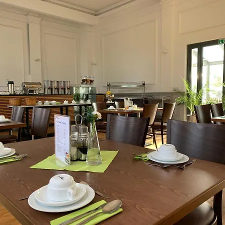 Hotell Am Schlosspark Superior (adults Only) 3*
