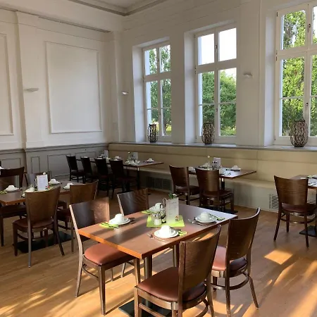 Hotel Am Schlosspark Superior - Adults Only Putbus